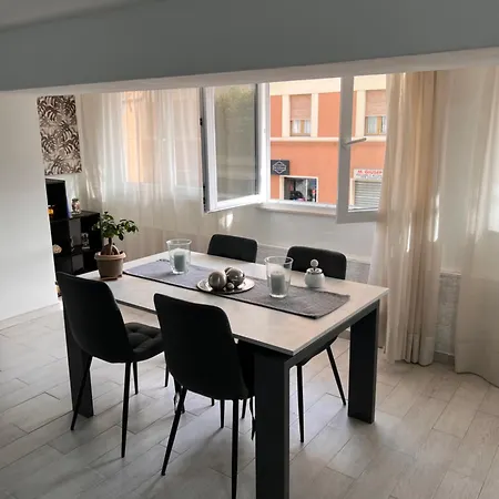 Manzoni 29 Apartment *