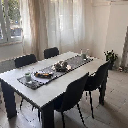 Manzoni 29 Apartment *