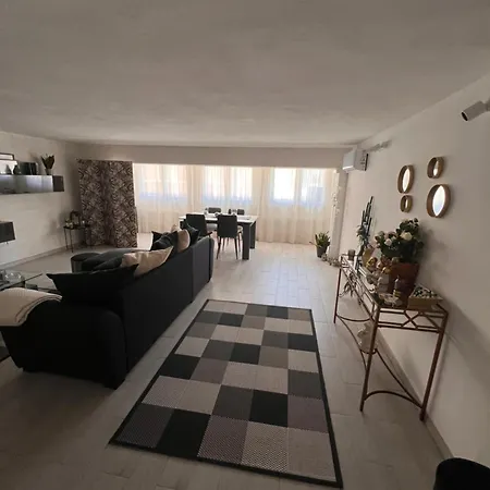 Manzoni 29 Apartment *